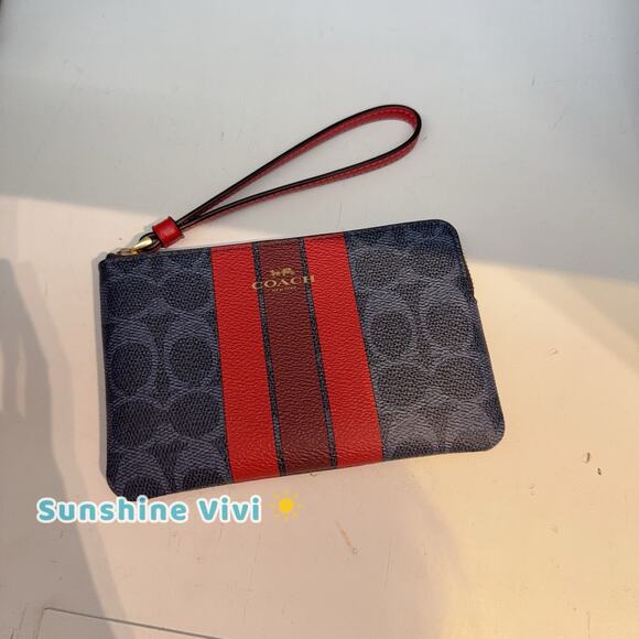 NWT Coach Corner Zip Wristlet In Signature Denim/Bold Red CBP19 - Picture 1 of 7